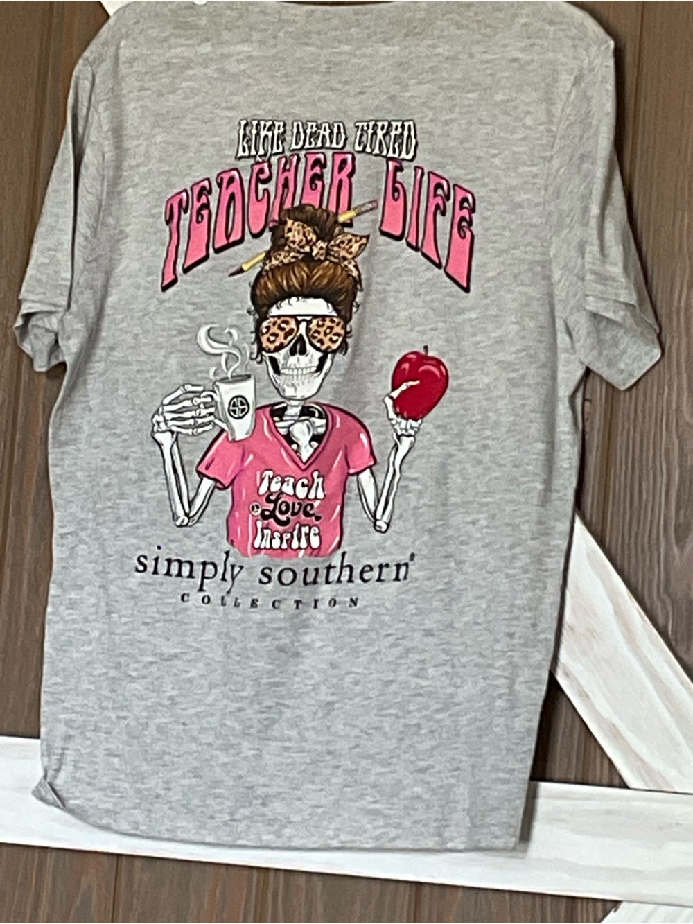 Simply Southern Women's Light Gray Short-Sleeve Tee with Small Chest Patch